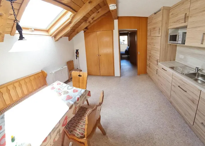 Haus-bucheneck-wohnung-sonnenaufgang شقة *